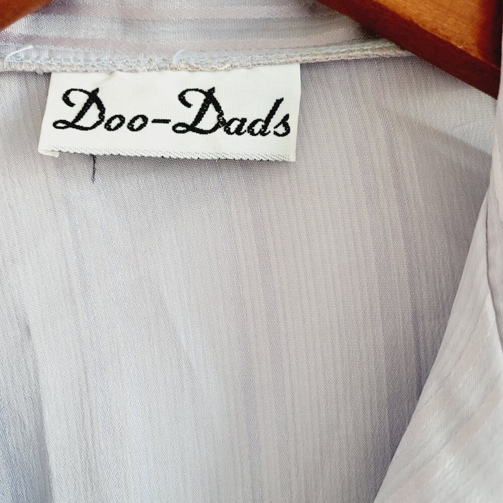 Vintage periwinkle shimmery striped collar blouse with Darts. Crop,faux pearl - Picture 4 of 6